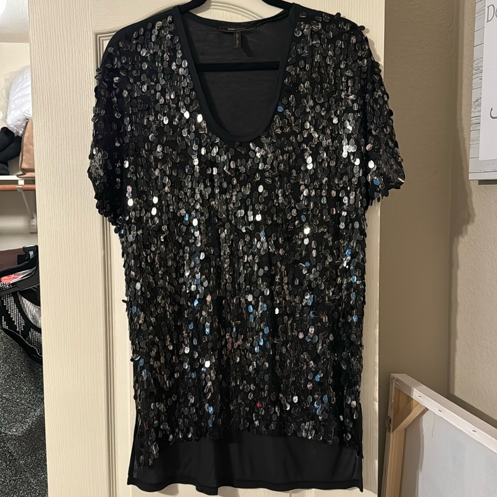 BCBG black short sleeve sequin top never worn